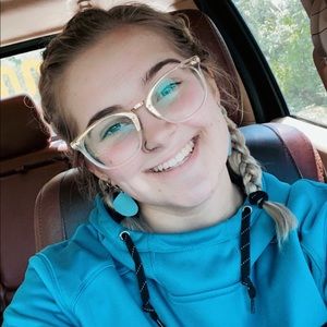 Meet your Posher, Hailey